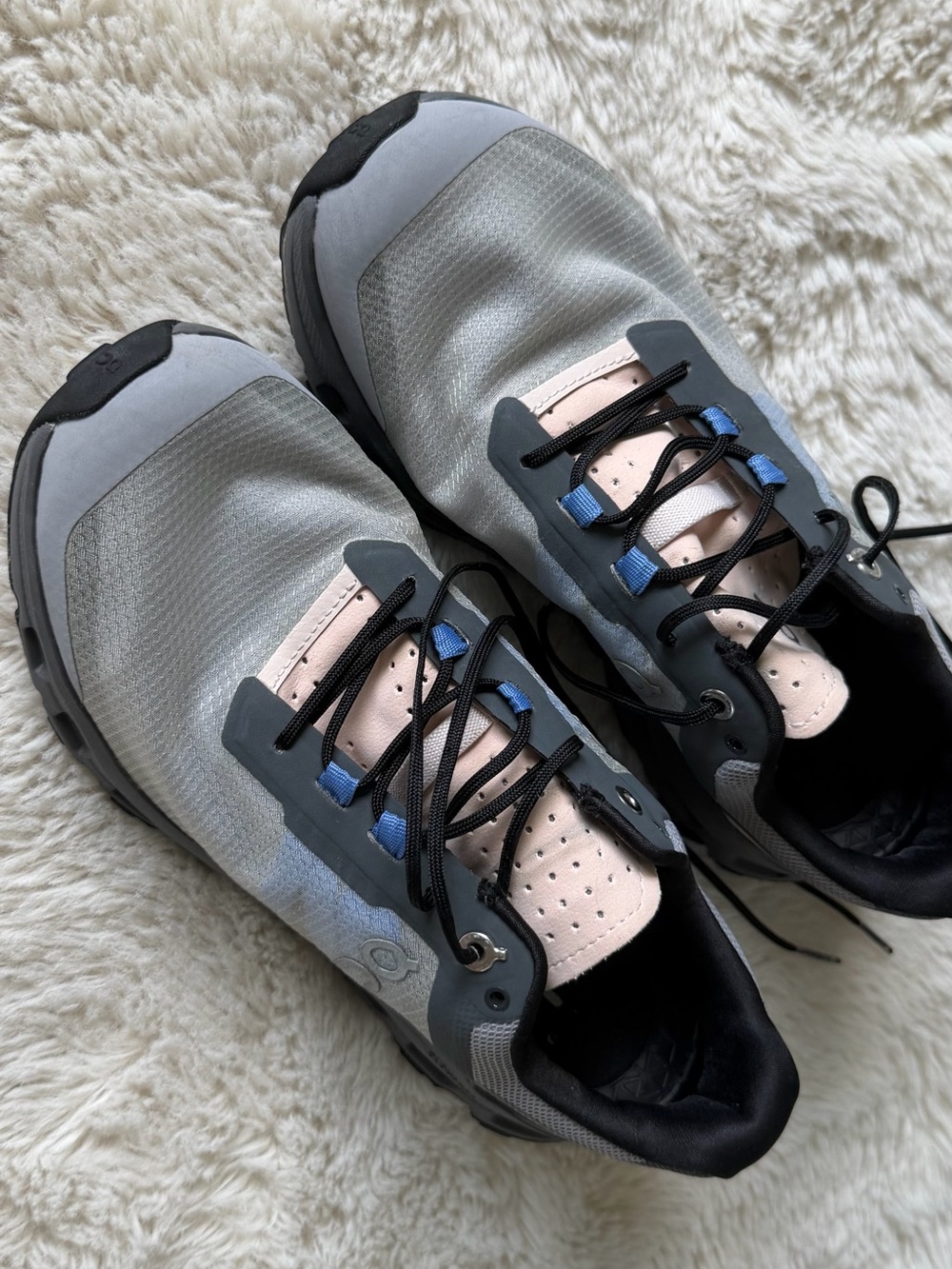 Cloudvista low top On Running sneakers.